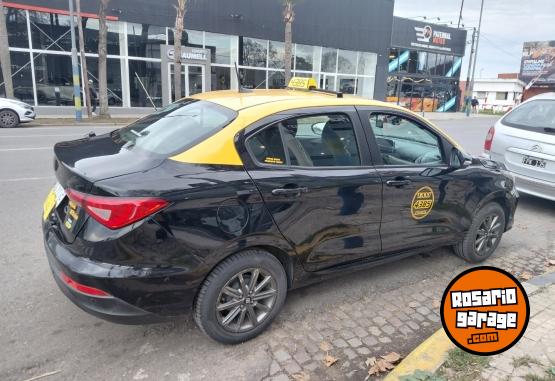Autos - Fiat CRONOS DRIVE 2023 GNC 155000Km - En Venta