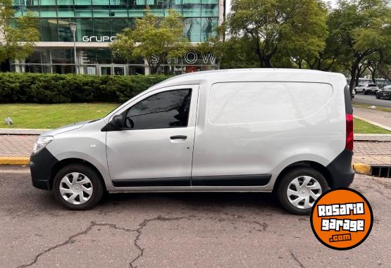 Utilitarios - Renault Kangoo 2025 Nafta 7000Km - En Venta