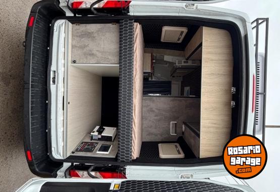 Utilitarios - Ford Transit 2025 Diesel 18000Km - En Venta