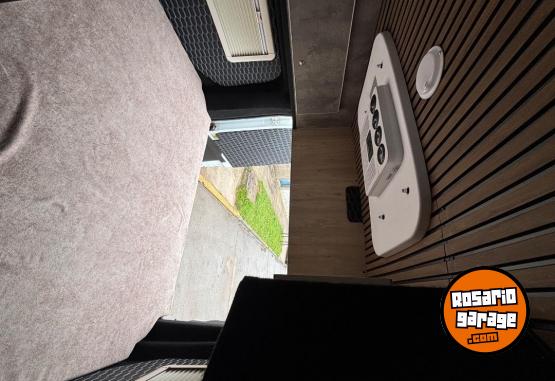 Utilitarios - Ford Transit 2025 Diesel 18000Km - En Venta