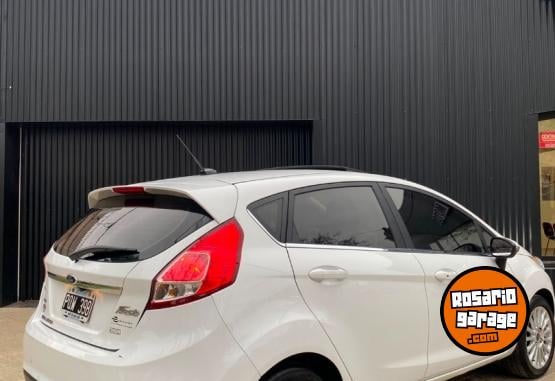 Autos - Ford FIESTA TITANIUM CON GNC 2016 GNC 100600Km - En Venta