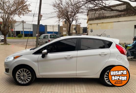Autos - Ford FIESTA TITANIUM CON GNC 2016 GNC 100600Km - En Venta