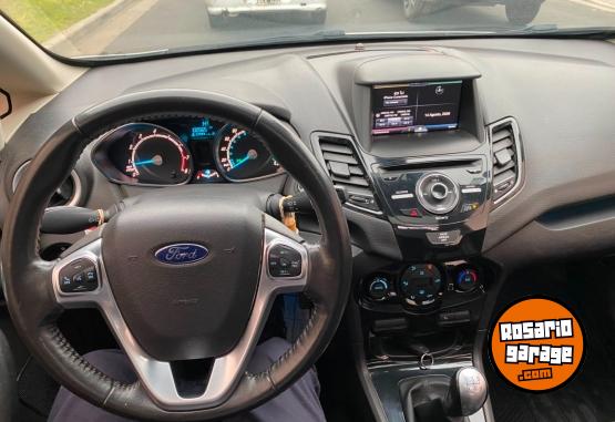 Autos - Ford FIESTA TITANIUM CON GNC 2016 GNC 100600Km - En Venta