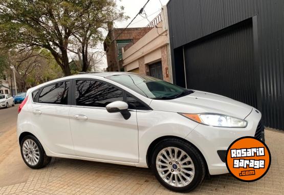 Autos - Ford FIESTA TITANIUM CON GNC 2016 GNC 100600Km - En Venta