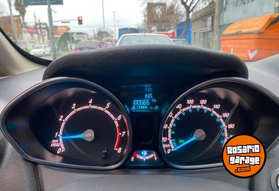 Autos - Ford FIESTA TITANIUM CON GNC 2016 GNC 100600Km - En Venta