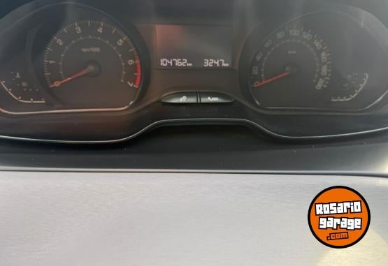 Autos - Peugeot 208 2017 Nafta 104000Km - En Venta