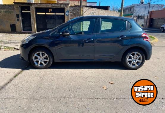 Autos - Peugeot 208 2014 Nafta 122000Km - En Venta