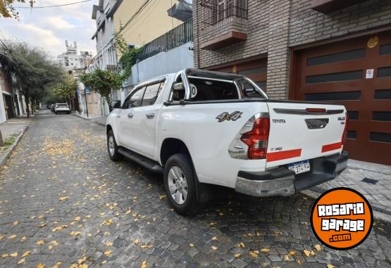 Camionetas - Toyota Hilux 2017 Diesel 147000Km - En Venta