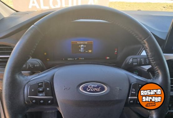 Camionetas - Ford Kuga Hibrida 2021 Electrico / Hibrido 140000Km - En Venta