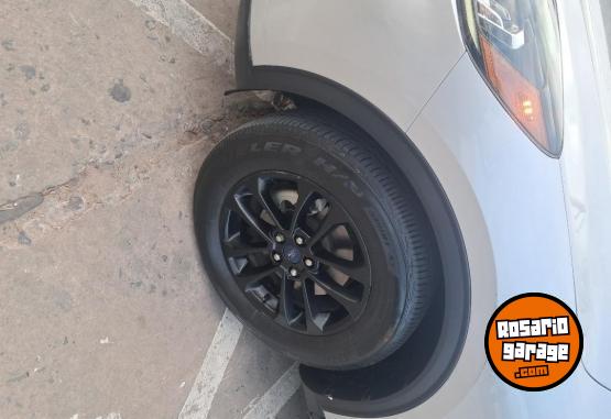 Camionetas - Ford Kuga Hibrida 2021 Electrico / Hibrido 140000Km - En Venta