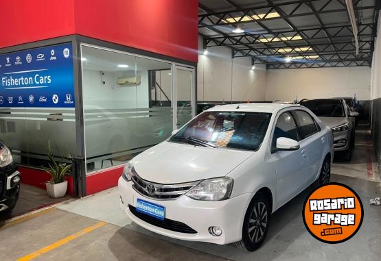 Autos - Toyota ETIOS PLATINIUM 2014 Nafta 144000Km - En Venta
