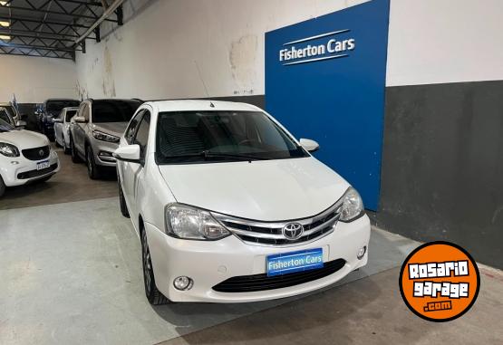 Autos - Toyota ETIOS PLATINIUM 2014 Nafta 144000Km - En Venta