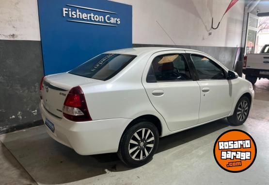 Autos - Toyota ETIOS PLATINIUM 2014 Nafta 144000Km - En Venta