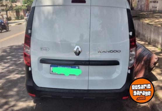 Utilitarios - Renault Kangoo 2023 Diesel 80000Km - En Venta