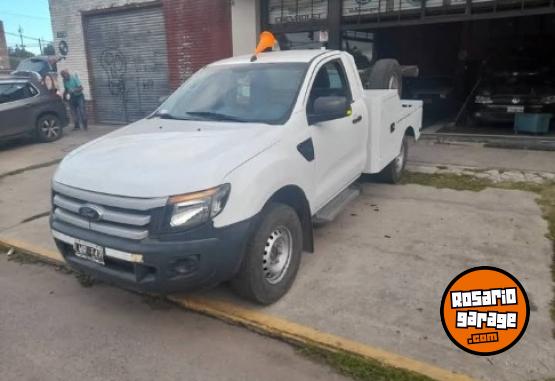 Camiones y Grúas - Grua rastrillo /ranger 2012 - En Venta