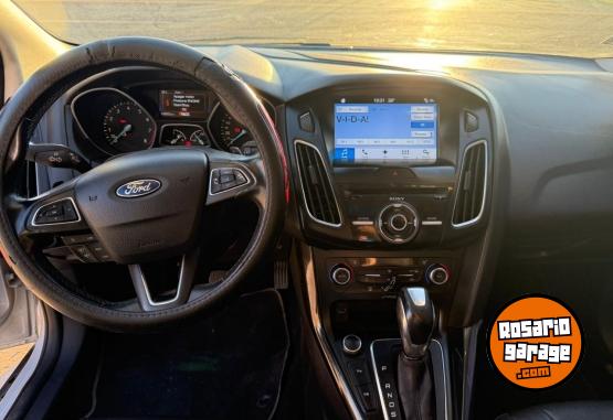 Autos - Ford Focus titanium 2017 Nafta 109000Km - En Venta