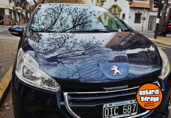 Autos - Peugeot 208 allure touchscreem 2014 Nafta 123800Km - En Venta
