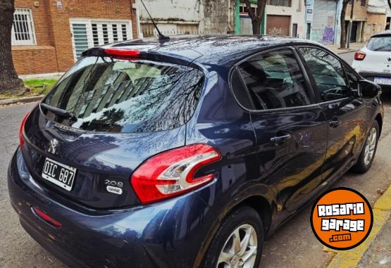 Autos - Peugeot 208 allure touchscreem 2014 Nafta 123800Km - En Venta