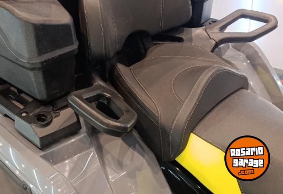 Cuatris y UTVs - CF Force 2022 3200Km - En Venta