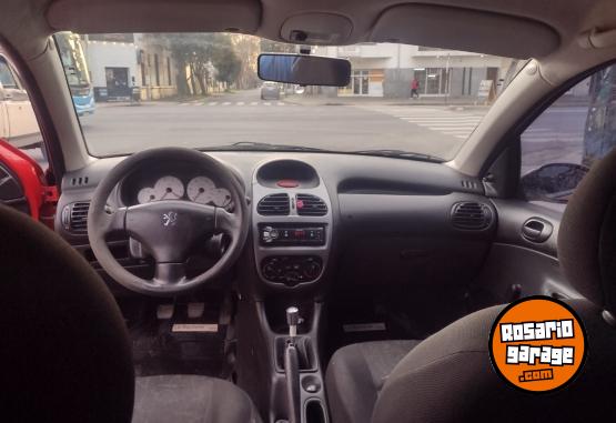 Autos - Peugeot 206 2010 Nafta 250000Km - En Venta