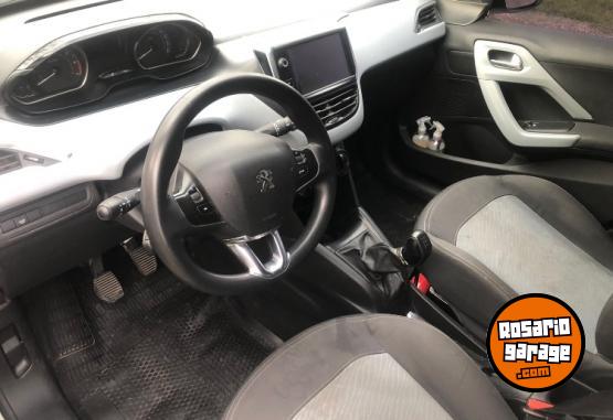 Autos - Peugeot 208 2016 Nafta 136000Km - En Venta