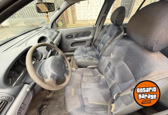 Autos - Renault Clio 2003 Nafta 270000Km - En Venta