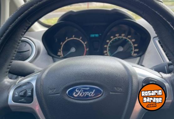 Autos - Ford Fiesta kinetic 2017 Nafta 95000Km - En Venta