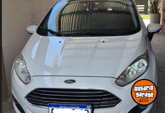 Autos - Ford Fiesta Titanium 2017 Nafta 150000Km - En Venta