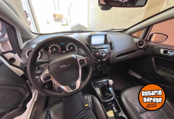 Autos - Ford Fiesta Titanium 2017 Nafta 150000Km - En Venta