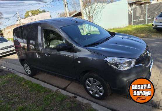Utilitarios - Renault Kangoo 2025 Nafta 11999Km - En Venta