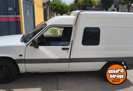 Utilitarios - Renault Express 2000 Diesel 200000Km - En Venta