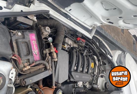 Utilitarios - Renault RENAULT KANGOO 1.6 NAFTA 2015 GNC 190000Km - En Venta