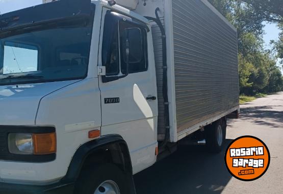 Camiones y Grúas - MERCEDES BENZ 709/10 MOD 1995 - En Venta