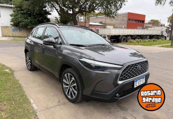 Autos - Toyota Corolla cross 2021 Electrico / Hibrido 140000Km - En Venta
