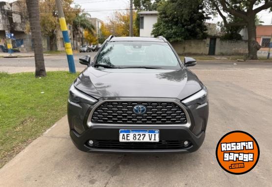 Autos - Toyota Corolla cross 2021 Electrico / Hibrido 140000Km - En Venta