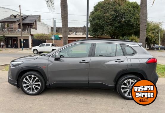 Autos - Toyota Corolla cross 2021 Electrico / Hibrido 140000Km - En Venta
