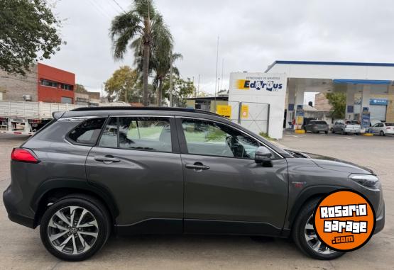 Autos - Toyota Corolla cross 2021 Electrico / Hibrido 140000Km - En Venta