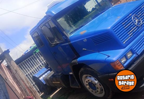 Camiones y Grúas - Mercedes 1215 - En Venta