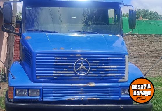 Camiones y Grúas - Mercedes 1215 - En Venta