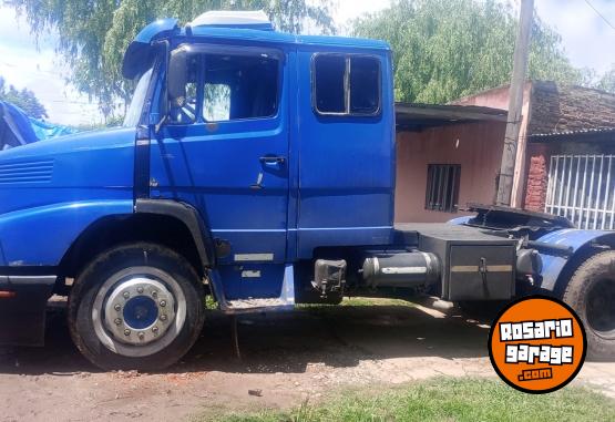 Camiones y Grúas - Mercedes 1215 - En Venta