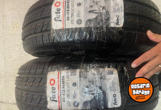 Accesorios para Autos - Cubierta 225/70/15 - En Venta
