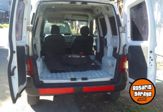 Utilitarios - Peugeot Partner 2011 Diesel 278000Km - En Venta