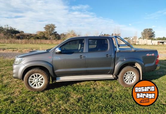 Camionetas - Toyota Hilux SRV 4x4 2014 Diesel 84600Km - En Venta