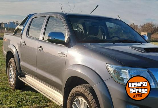 Camionetas - Toyota Hilux SRV 4x4 2014 Diesel 84600Km - En Venta