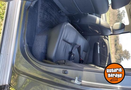 Camionetas - Toyota Hilux SRV 4x4 2014 Diesel 84600Km - En Venta