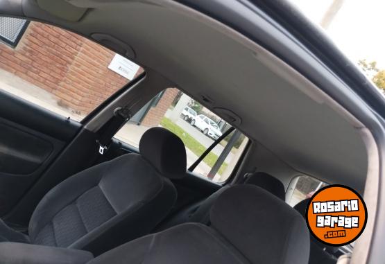 Autos - Volkswagen Golf 2004 Nafta 258000Km - En Venta