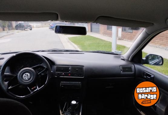 Autos - Volkswagen Golf 2004 Nafta 258000Km - En Venta