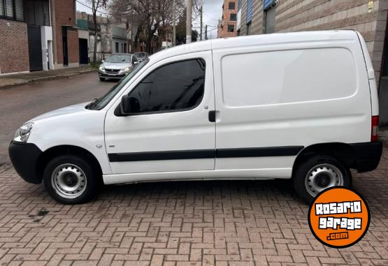 Utilitarios - Citroen BERLINGO HDI 2021 Diesel 72000Km - En Venta