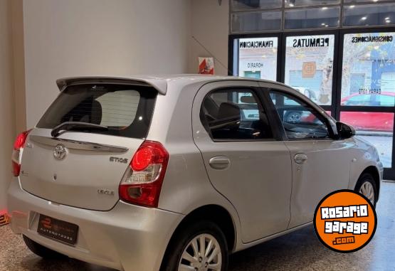 Autos - Toyota ETIOS XLS 2014 Nafta 114000Km - En Venta
