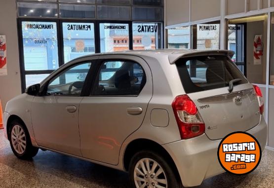 Autos - Toyota ETIOS XLS 2014 Nafta 114000Km - En Venta